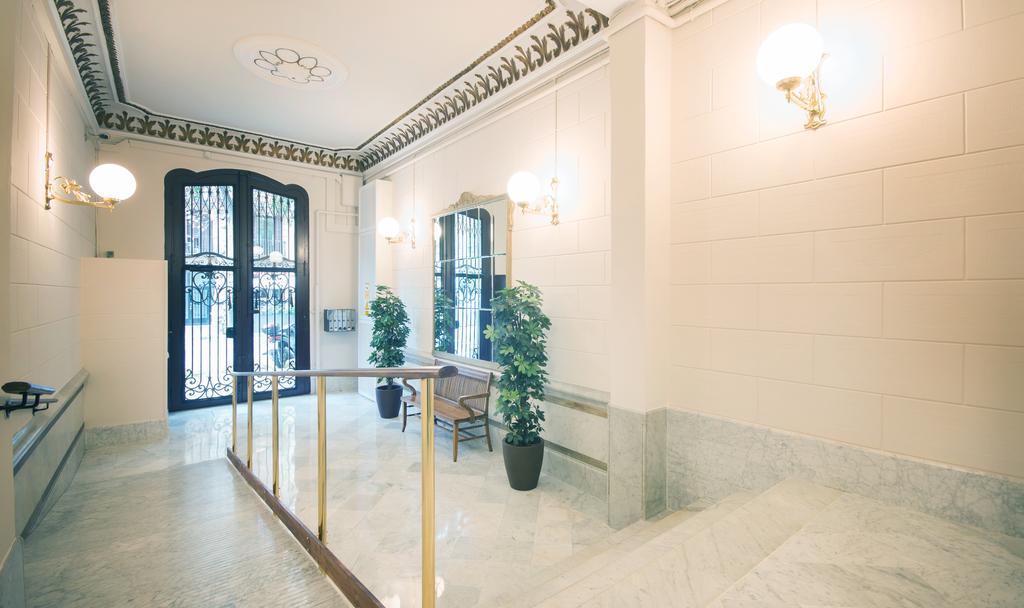 Anakena House Bed & Breakfast Barcelona Exterior photo