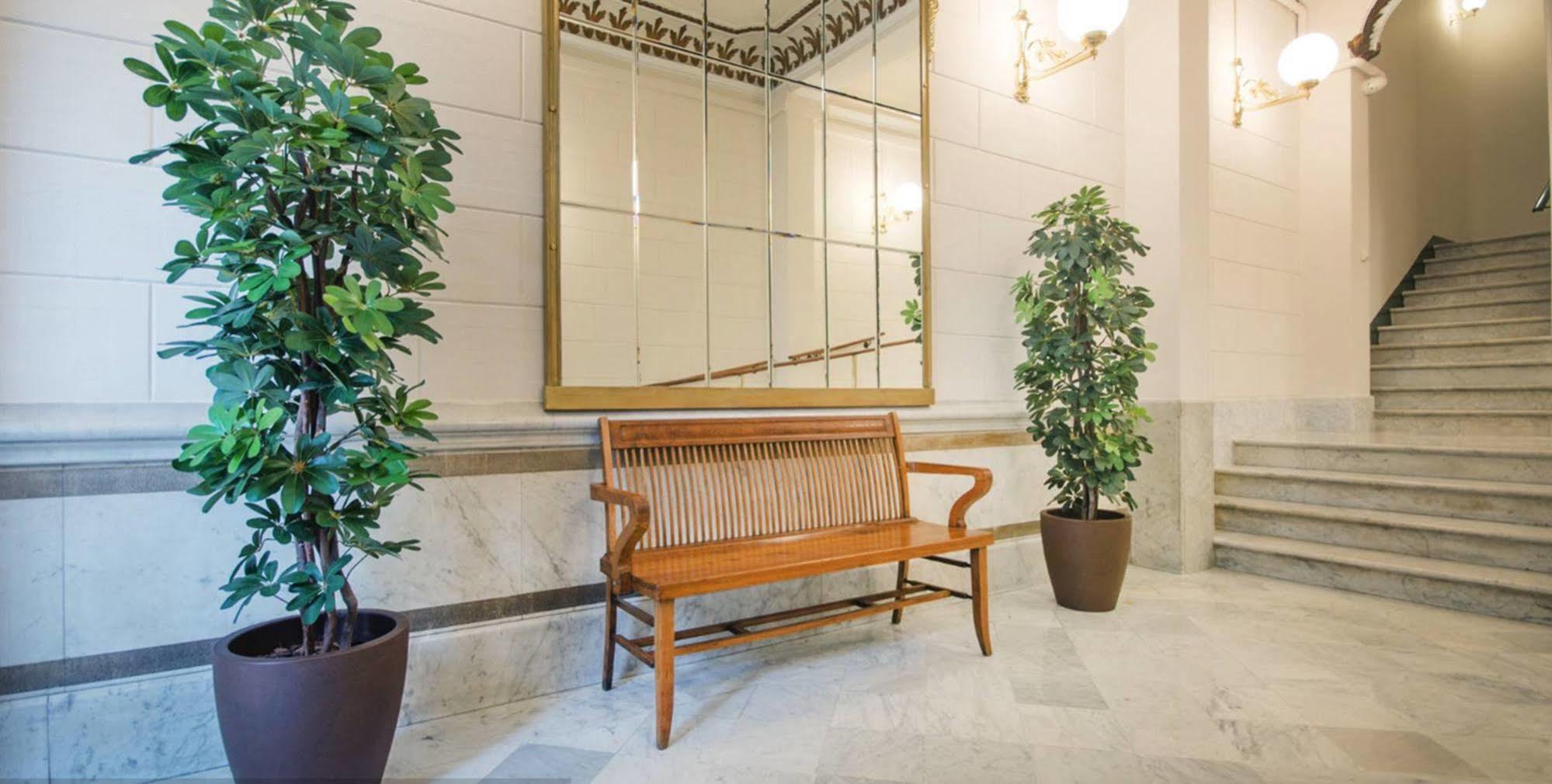 Anakena House Bed & Breakfast Barcelona Exterior photo